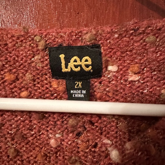 Lee over sized sweater. - Picture 3 of 3